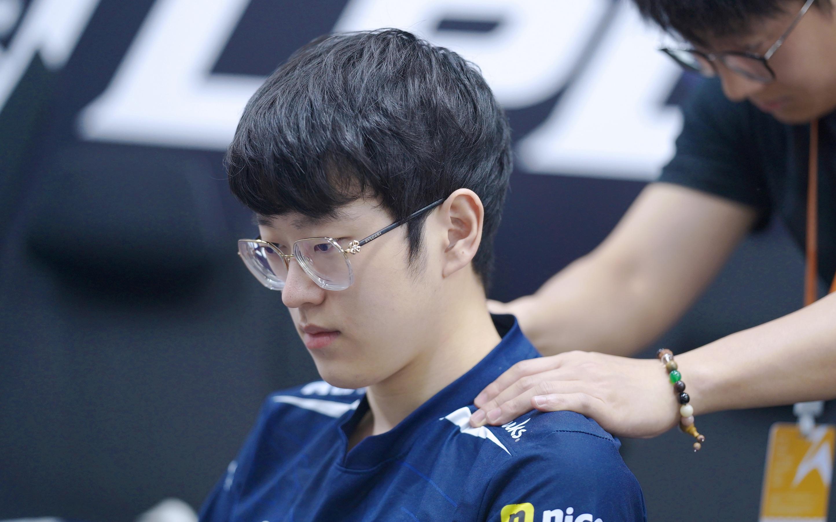 Scout爆冷击败IG,高光表现引爆全场!的简单介绍 Scout爆冷击败IG,高光表现引爆全场!的简单介绍